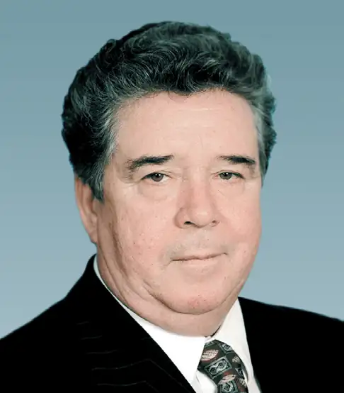 Вяхирев Рем Иванович (1934–2013) – советский и российский государственный деятель и управленец, в 1992—2001 глава компании «Газпром»